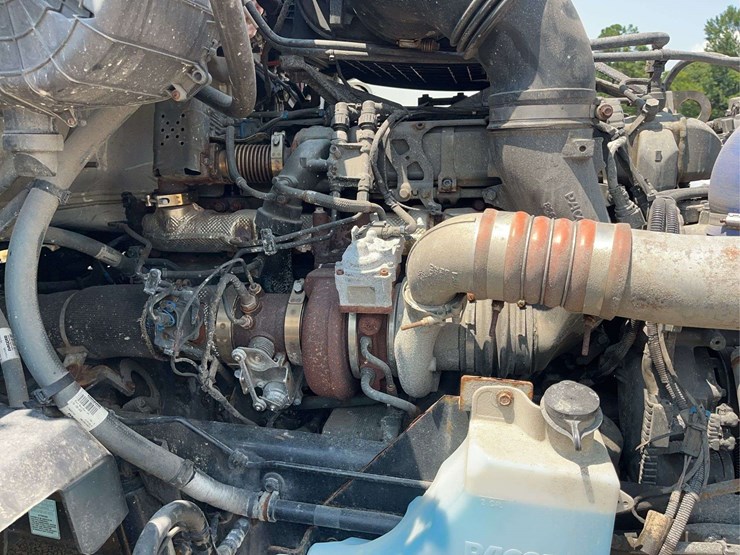 2022-kenworth-t680-image-42