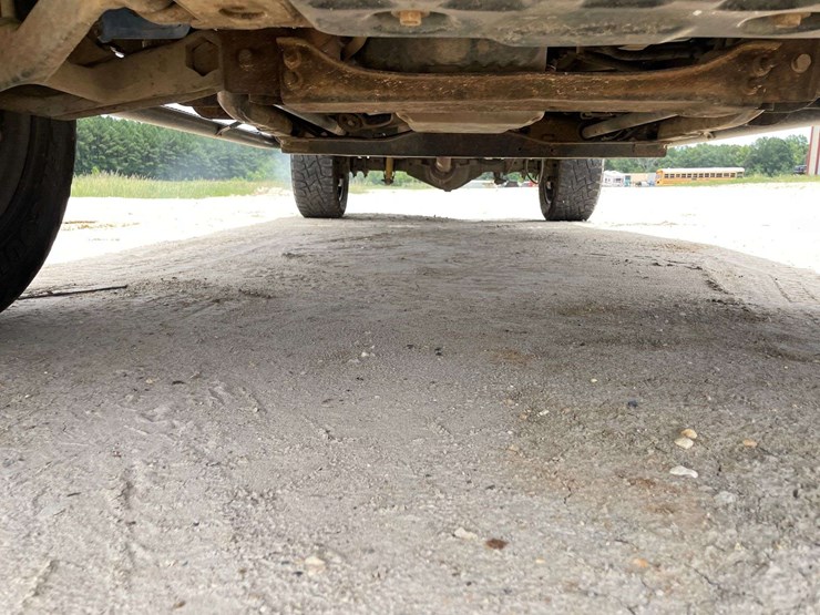 2002-chevrolet-silverado-2500-image-25