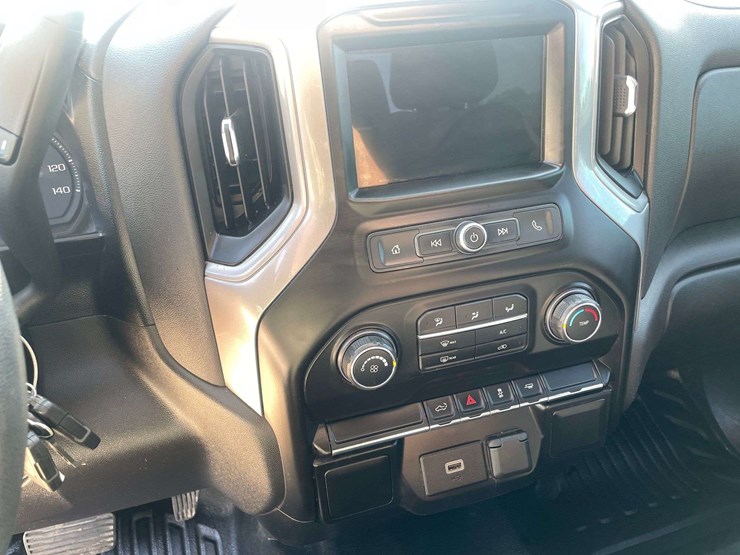 2019-chevrolet-silverado-1500-image-13