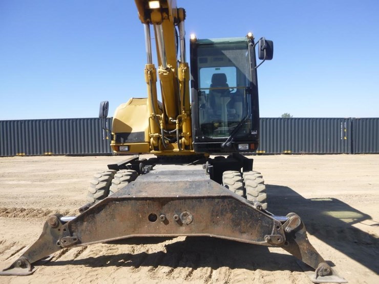 2005-caterpillar-m318c-image-24