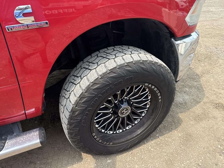 2018-dodge-3500-image-24