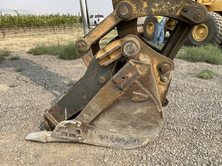 caterpillar-225-image-7