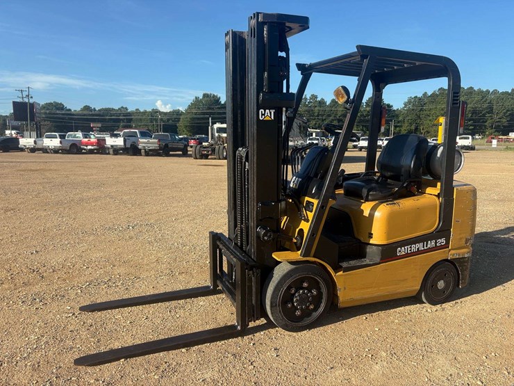 caterpillar-gc25k-image-1
