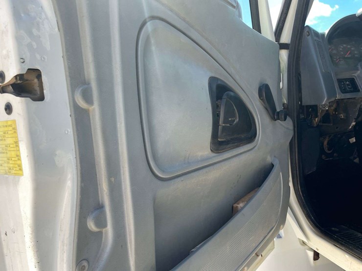 2006-international-durastar-4400-image-9