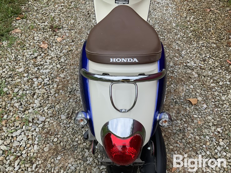 2024-honda-metropolitan-ncw50-scooter-image-15