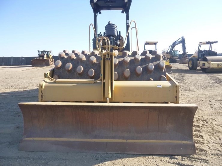 2011-caterpillar-cp56-image-26