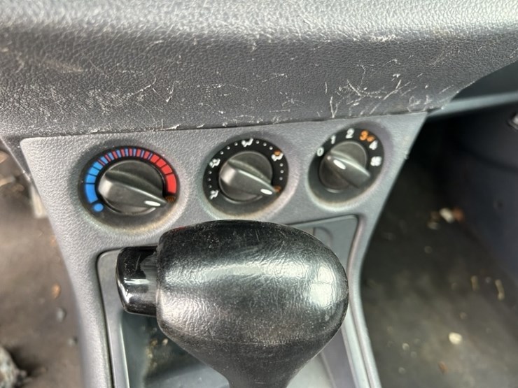 2010-ford-transit-connect-image-21
