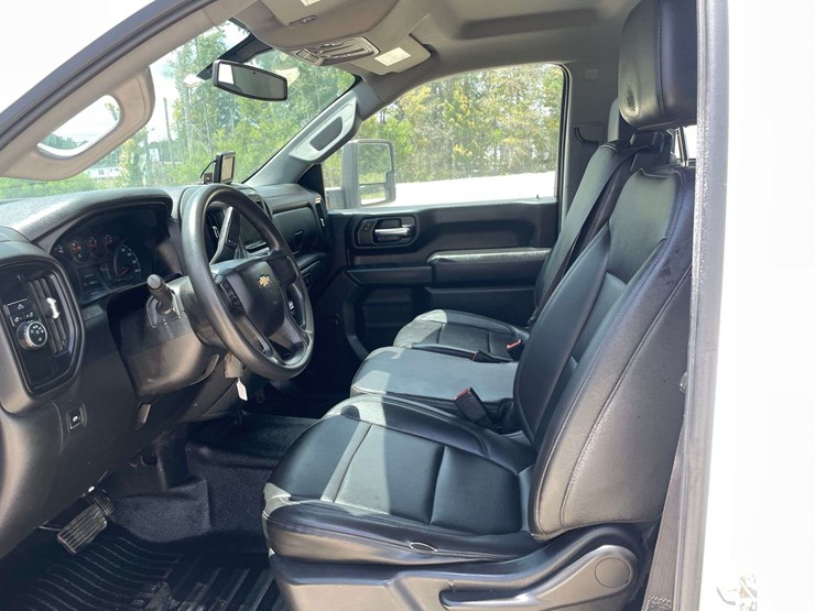 2020-chevrolet-silverado-3500-image-10