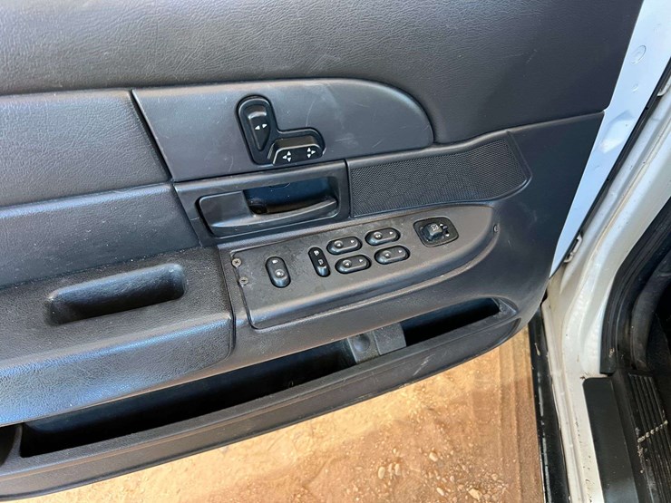 2004-ford-crown-vic-(211,135-miles)-image-24