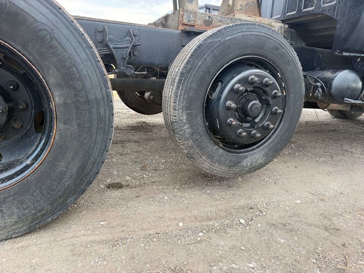 2006-ford-f750-image-37