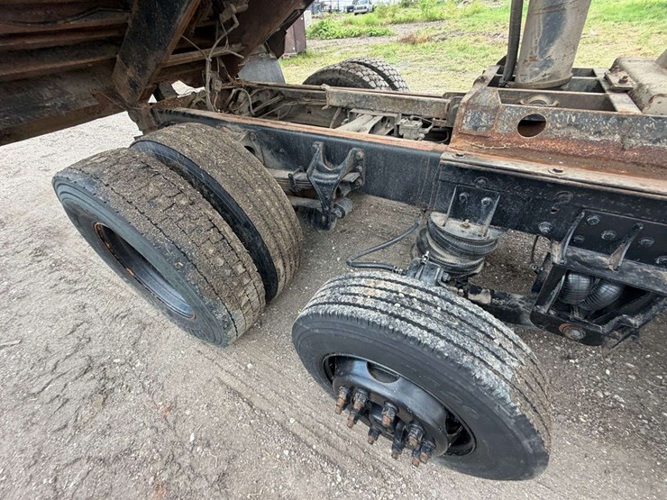 2006-ford-f750-image-30