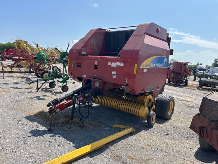new-holland-br7090-image-2