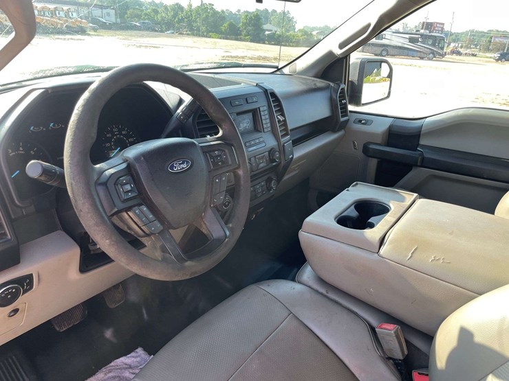 2018-ford-f150-xl-image-11