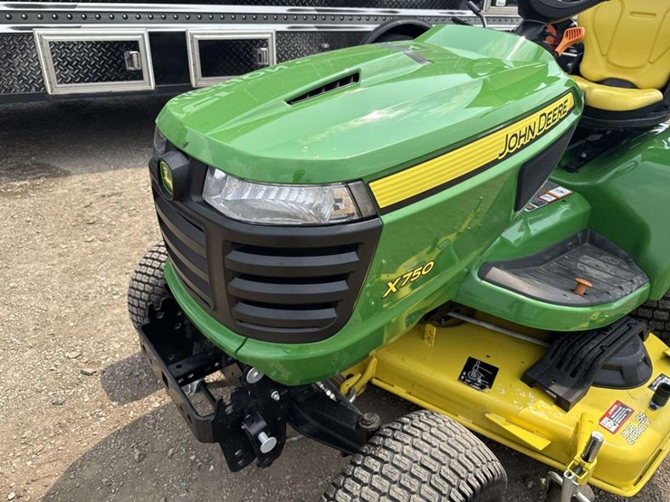 john-deere-x750-image-6