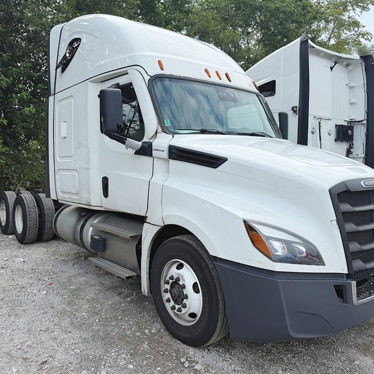 2023 FREIGHTLINER CASCADIA 126