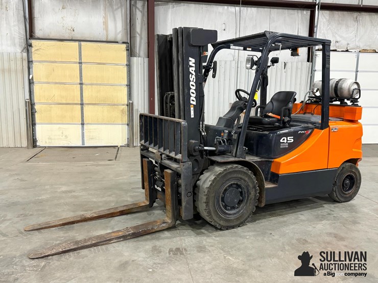 2017-doosan-g45s-5odb-forklift-image-1