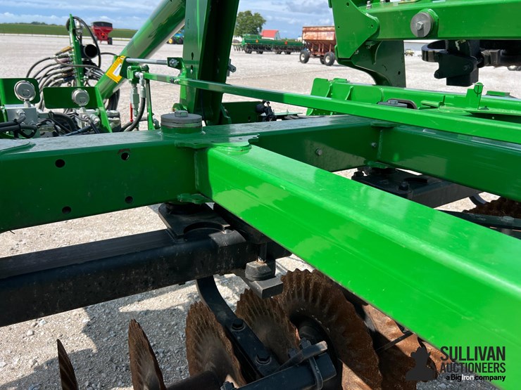 2021-john-deere-2660vt-image-19