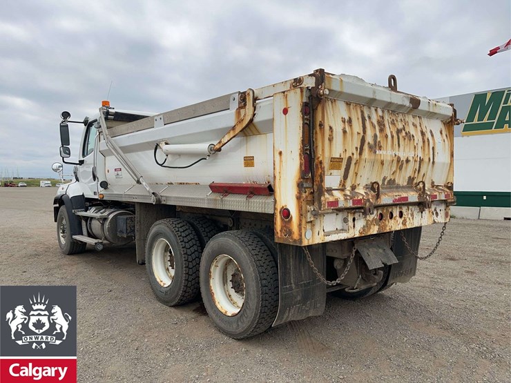 2016-freightliner-114sd-image-3