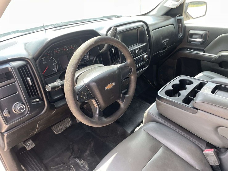 2018-chevrolet-silverado-1500-image-10