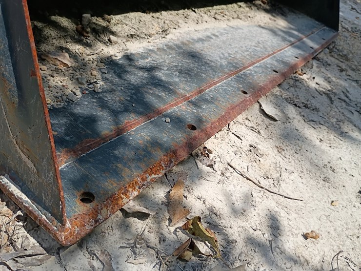 #24635-•-72"-smooth-bucket-skid-steer-attachment-image-5