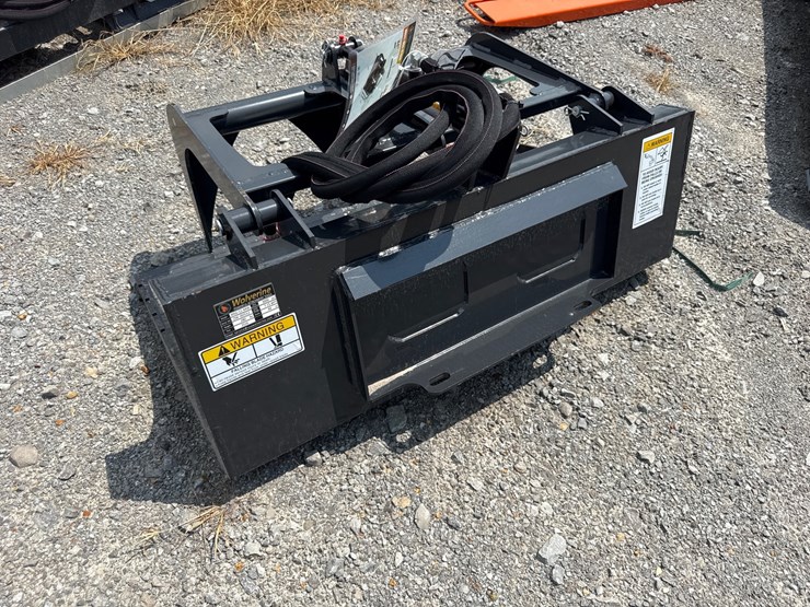 #82-•-mini-skid-steer-grapple-bucket-image-1
