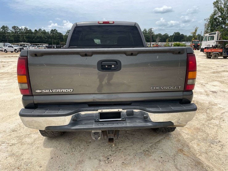 2002-chevrolet-silverado-2500-image-6