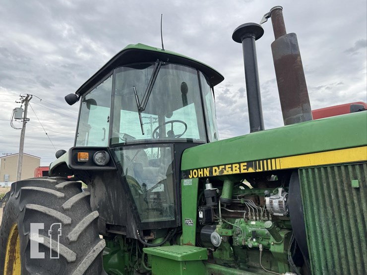 1990-john-deere-4455-image-35