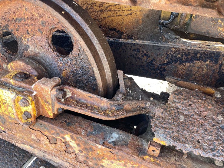 caterpillar-d4c-image-10