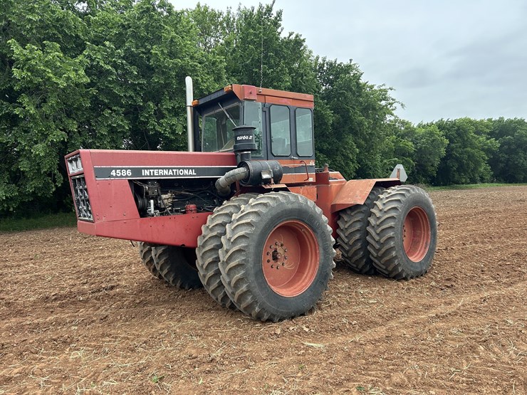 case-ih-t4586-image-2