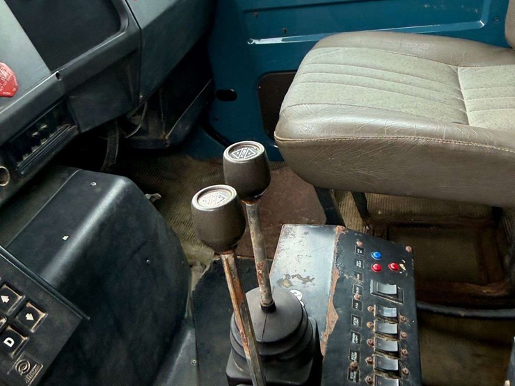 1996-international-4900-image-24
