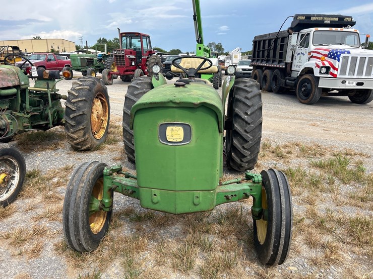 john-deere-820-image-3