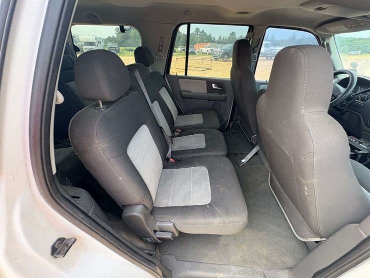 2005-ford-expedition-image-27