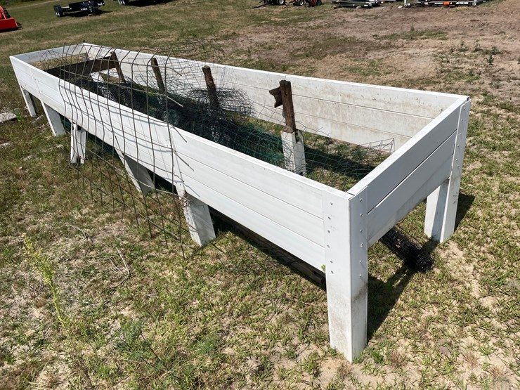 #7969-•-poly-raised-flower-bed-frame-with-rolls-of-wire-fencing-image-6