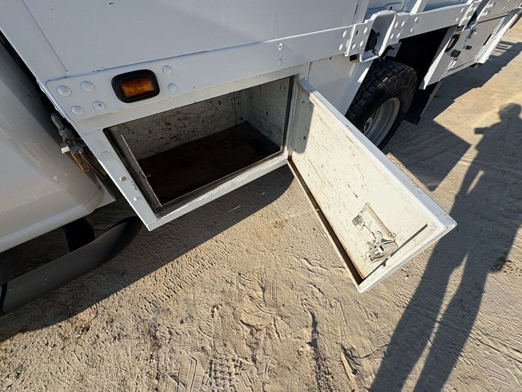 2021-chevrolet-silverado-3500-image-23