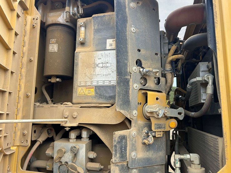 2020-caterpillar-140-image-38