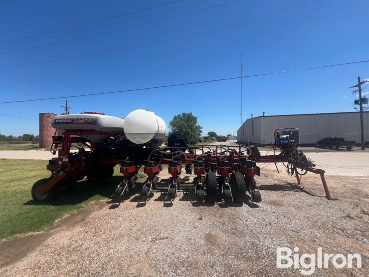 2012-case-ih-1250-image-4