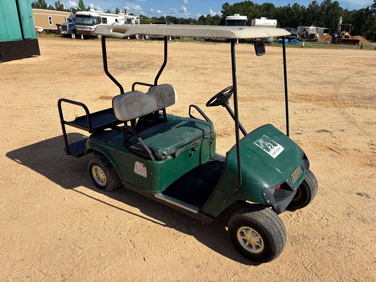 ez-go-2-seater-gas-golf-cart-image-4