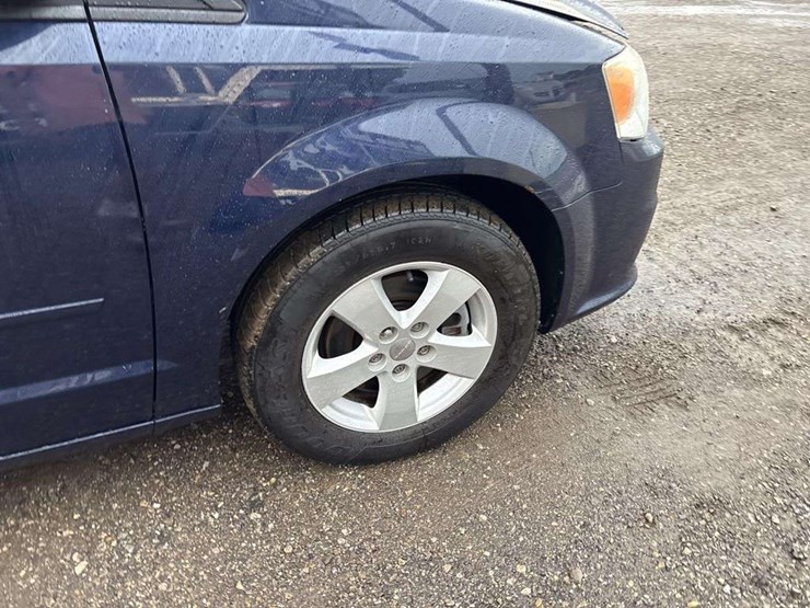 2013-dodge-grand-caravan-image-9