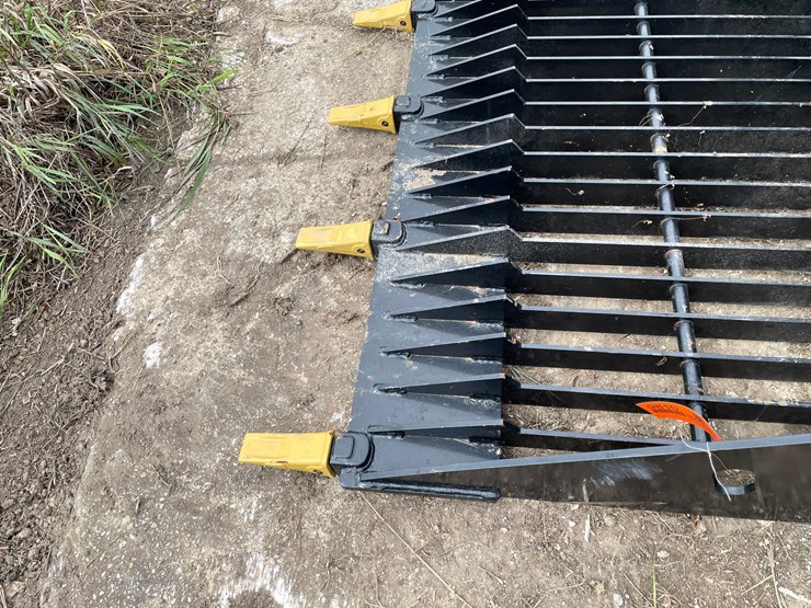 #9810-•-wolverine-78"-rock-bucket-attachment-image-7
