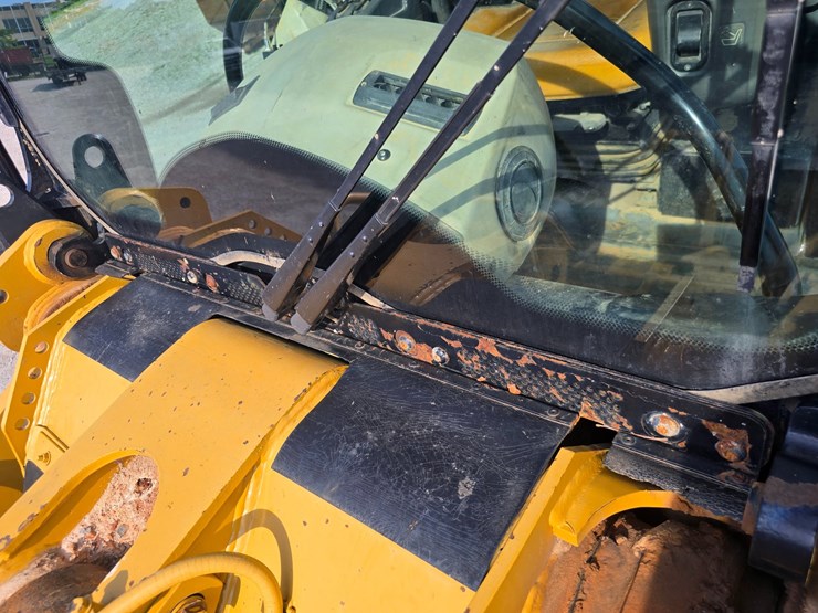 caterpillar-953d-image-87