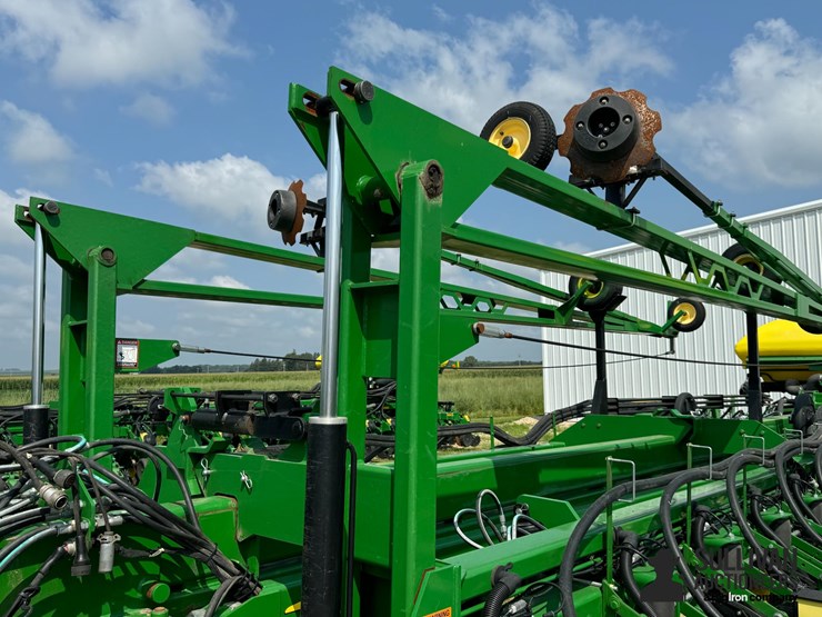 2013-john-deere-db90-image-11
