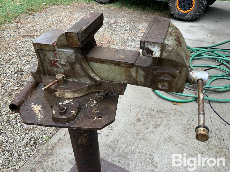 k-tool-6"-free-standing-hand-vice-image-16