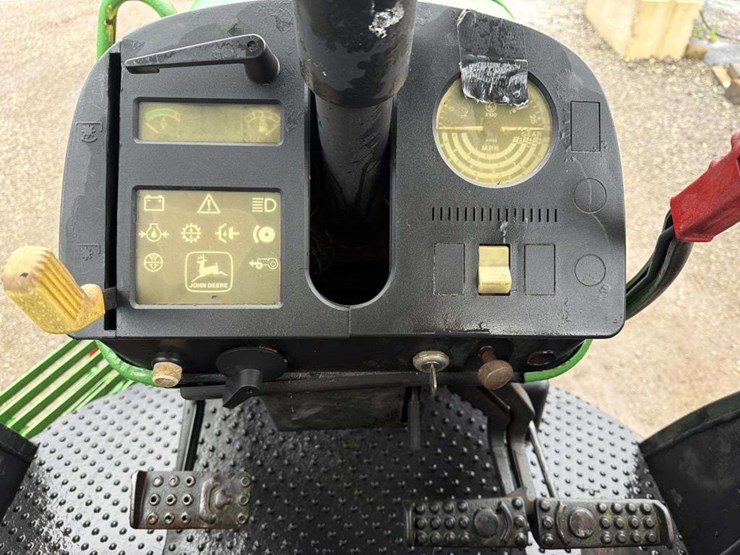 john-deere-3055-image-18