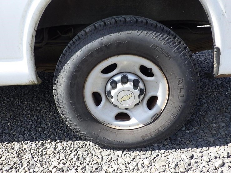 2003-chevrolet-3500-image-9