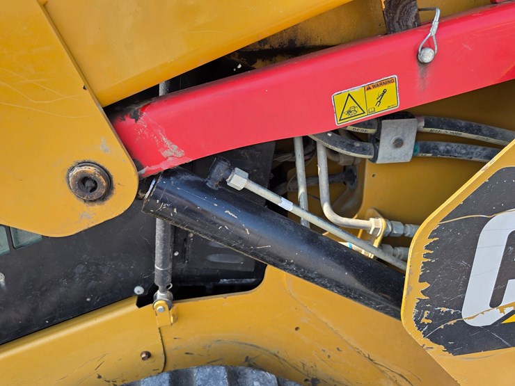 2016-caterpillar-289d-image-63