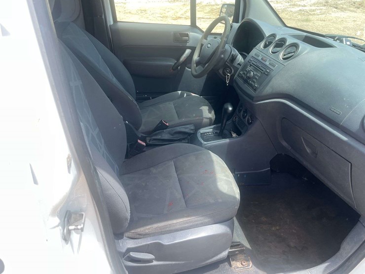 2011-ford-transit-connect-image-18
