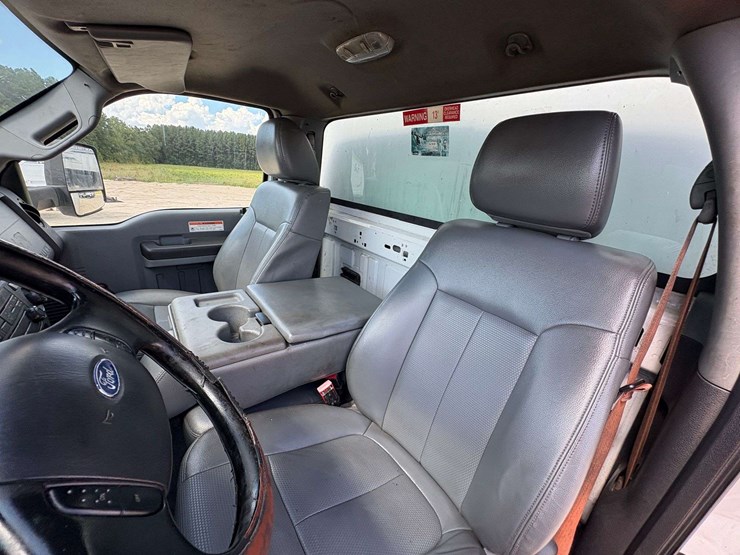 2013-ford-f750-image-17