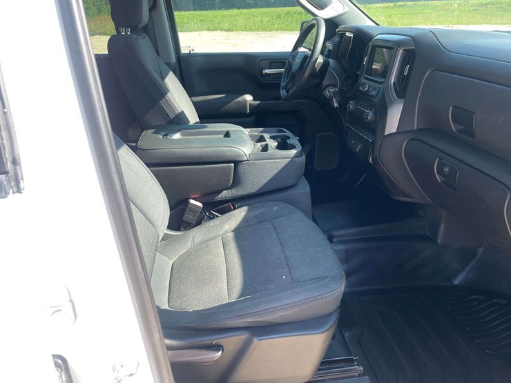 2019-chevrolet-silverado-1500-image-18