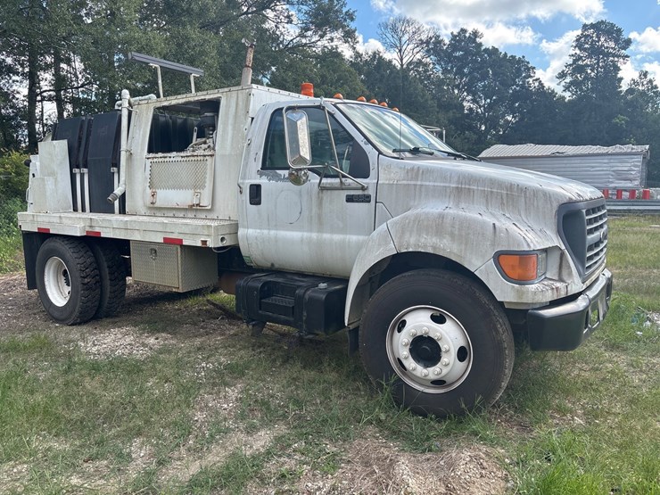 2001-ford-f650-image-2