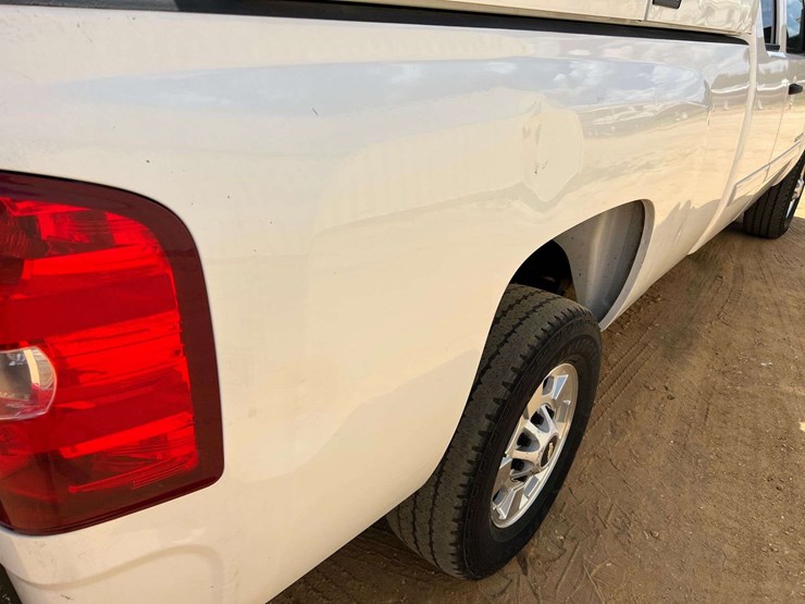 2011-chevrolet-2500hd-image-16
